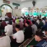 Lapas Kelas IIA Metro gelar Doa Bersama untuk keselamatan dan kebaikan negeri, Senin (1/9/2025), diikuti Kalapas, jajaran, dan Warga Binaan di Masjid At-Taubah. (Humas Lapas Metro)
