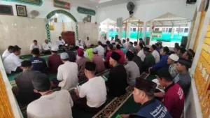 Lapas Kelas IIA Metro gelar Doa Bersama untuk keselamatan dan kebaikan negeri, Senin (1/9/2025), diikuti Kalapas, jajaran, dan Warga Binaan di Masjid At-Taubah. (Humas Lapas Metro)