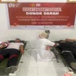 Lapas Kelas III Namlea ikut baksos donor darah yang digelar Kejari Buru untuk Harlah Ke-80 Kejaksaan, Jumat (29/8), bersama tenaga medis RSUD Namlea. (Dok: Humas Lapas Namlea)