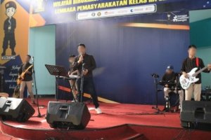 Grup musik EL'Cibi di Lapas Cibinong rutin latihan tiap pekan sebagai bagian dari program pembinaan seni bagi warga binaan. (Dok: Humas Lapas Cibinong)