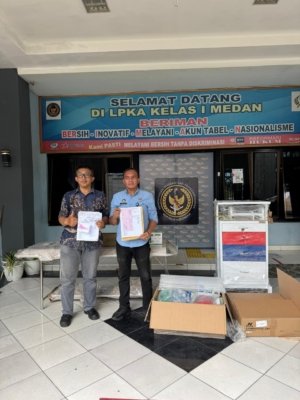 LPKA Medan tingkatkan pelayanan kesehatan anak binaan lewat penerimaan alat kesehatan dari Ditjenpas Kemenimipas, Sabtu (13/09/25). (Dok: Humas LPKA Medan)