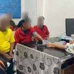 Rutan Kelas IIA Palu berikan makanan tambahan bergizi khusus bagi Warga Binaan lanjut usia (lansia), Sabtu (30/8). (Dok: Humas Rutan Palu)