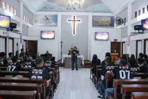 Ibadah Khidmat Warga Binaan Lapas Cibinong Bersama GBI Glow