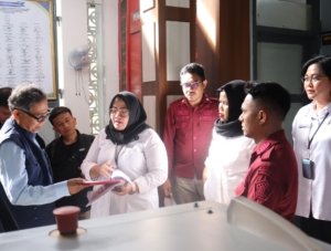 Ditjenpas dan BAPETEN lakukan pendampingan inspeksi keselamatan radiasi alat X-ray di Lapas Kelas IIA Ambon, Kamis (18/09). (Dok: Humas Lapas Ambon)