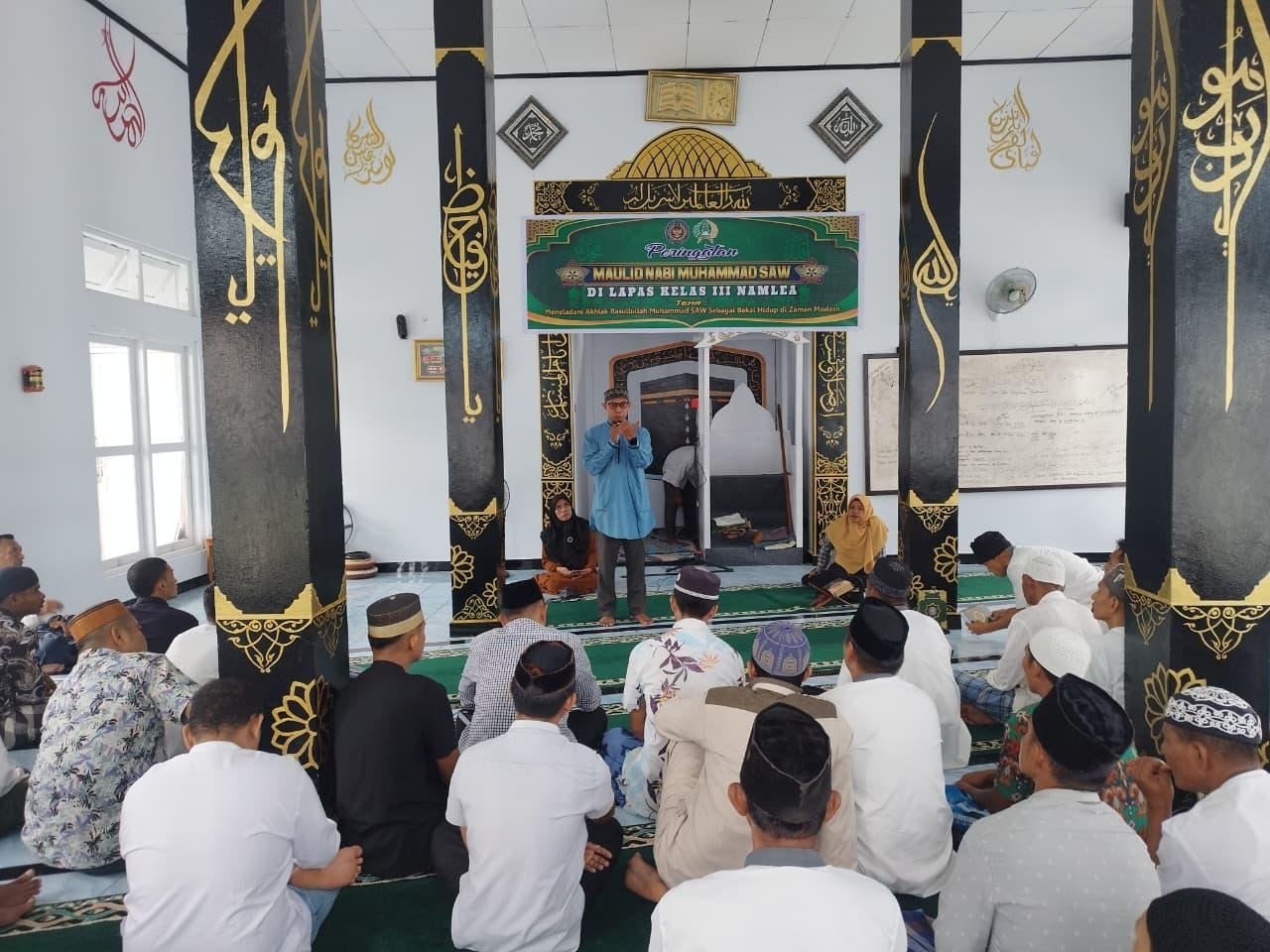 Lapas Kelas III Namlea dan Kemenag Buru gelar Jumat Religi di Masjid Sultan Al-Akhyar untuk pembinaan spiritual warga binaan. (Dok: Humas Lapas Namlea)