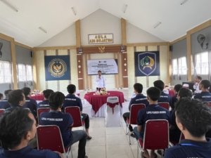 Ka.KPLP Lapas Pemuda Madiun ajak warga binaan ciptakan lingkungan yang aman, tertib, dan harmonis, Senin (15/9). (Dok: Humas Lapas Pemuda Madiun)