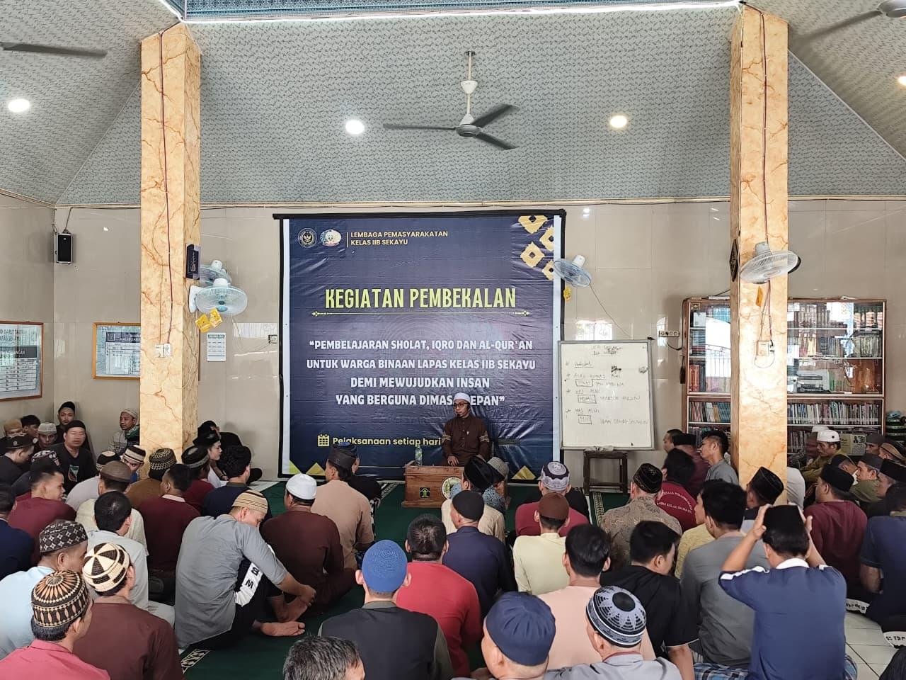 Lapas Sekayu gelar kajian rutin bersama Ustadz Indrawan dari Pesantren Qodratullah untuk tingkatkan pemahaman keagamaan warga binaan. (Dok: Humas Lapas Sekayu)