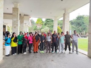 Pemkab Buru gelar pembukaan lomba HUT ke-26 dengan fun bike, senam, dan doorprize, namun Lapas Kelas III Namlea tak diundang, Selasa (16/9). (Dok: Humas Lapas Namlea)