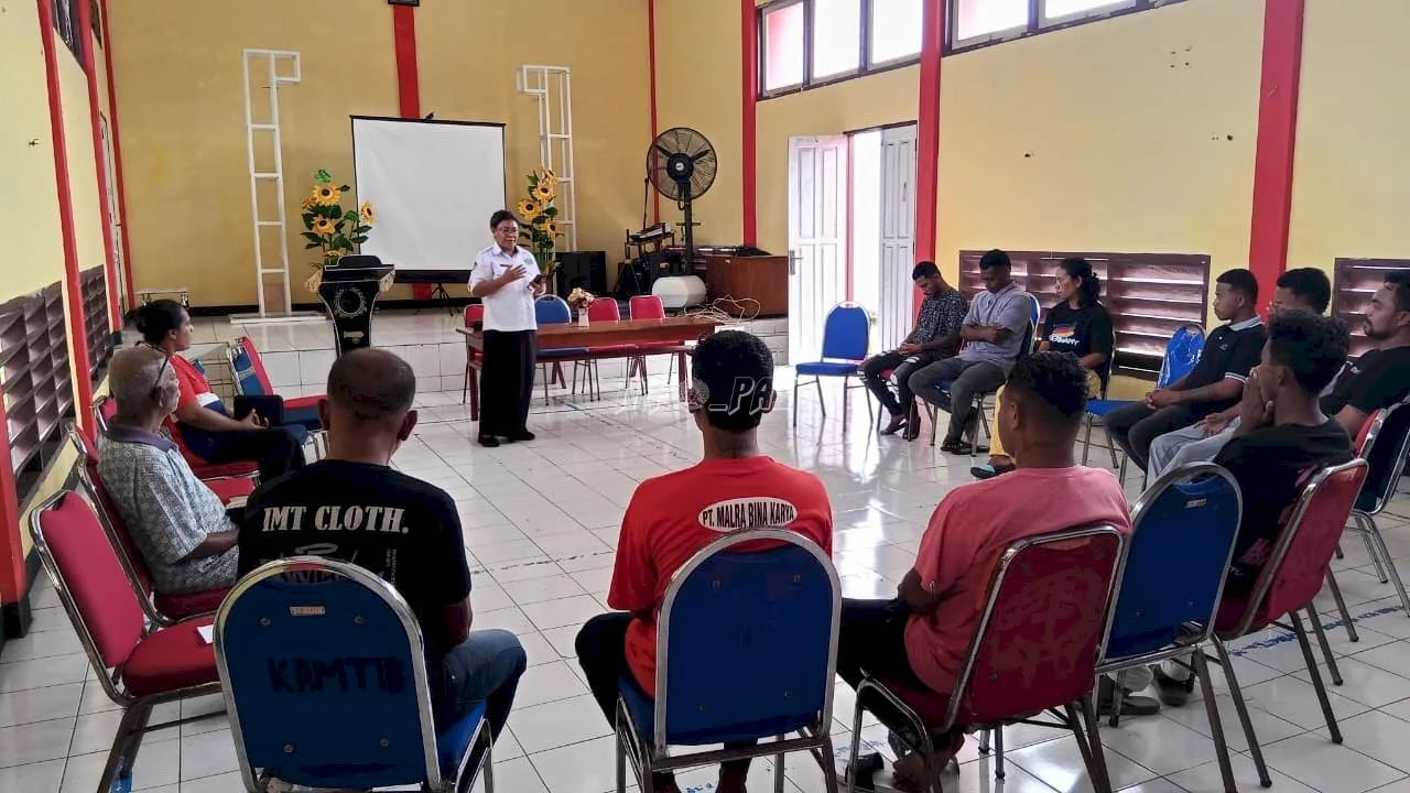 Lapas Kelas IIB Tual bersama Kementerian Agama (Kemenag) Kabupaten Maluku Tenggara kembali menyelenggarakan pembinaan kerohanian bagi Warga Binaan, Selasa (2/9). (Dok: Humas Lapas Tual)