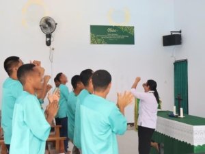 LPKA Ambon Gelar Ibadah dan Puji-Pujian untuk Anak Nasrani