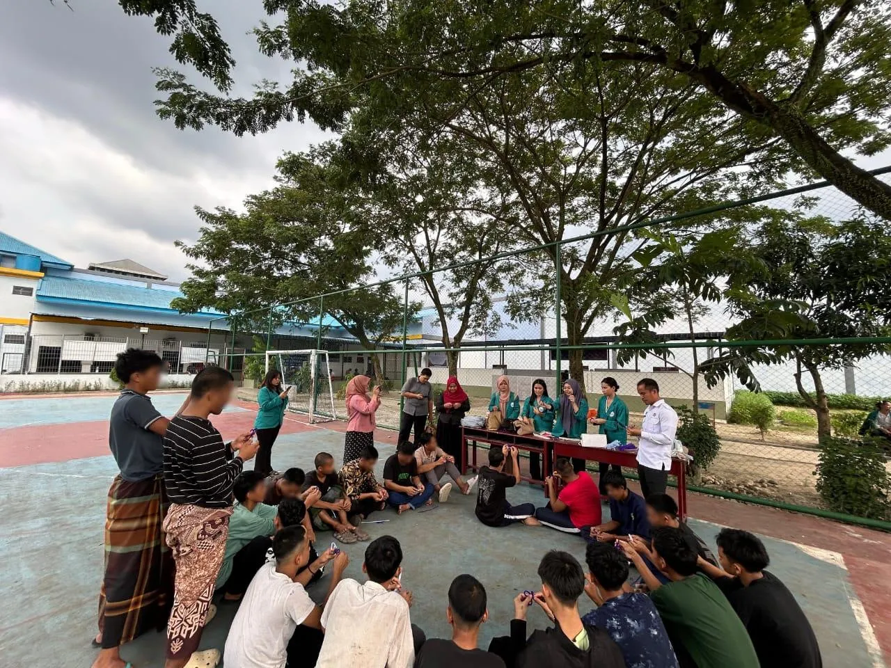LPKA Medan bersama PKBM Bintula dan UNIMED gelar pelatihan prakarya untuk tingkatkan kreativitas dan kepercayaan diri anak binaan. (Dok: Humas LPKA Medan)