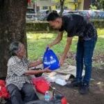 Lapas Cibinong Bagikan Sembako ke Masyarakat Sekitar