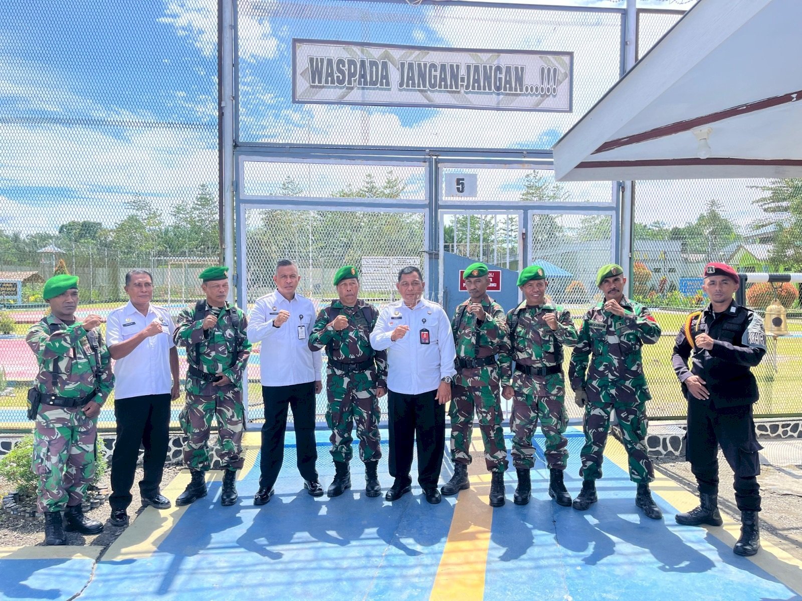 Lapas Kelas IIB Piru menerima kunjungan patroli sambang dari Komando Rayon Militer (Koramil) 1513-01/Piru, Selasa (2/9). (Dok: Web Ditjenpas)