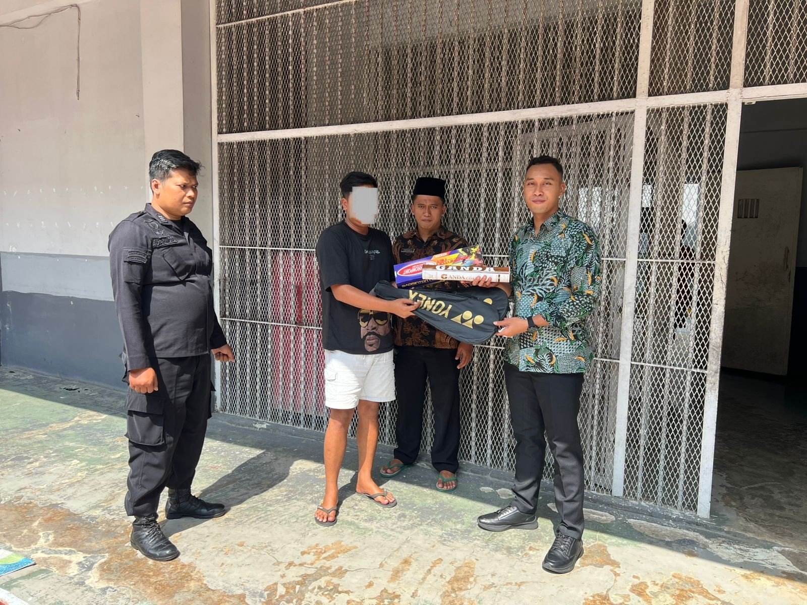 Lapas Purwokerto Bagikan Peralatan Bulu Tangkis Untuk WBP