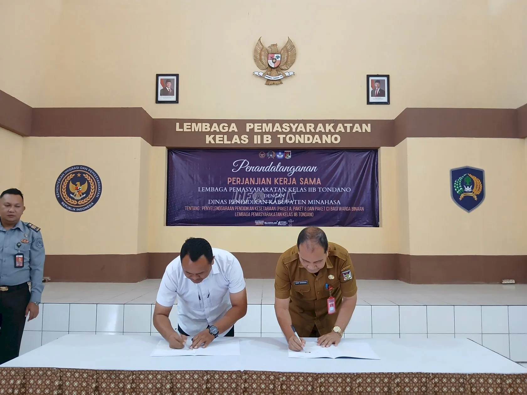 Lapas Kelas IIB Tondano dan Dinas Pendidikan Minahasa teken PKS pendidikan kesetaraan Paket A, B, dan C bagi Warga Binaan. (Dok: Humas Lapas Tondano)