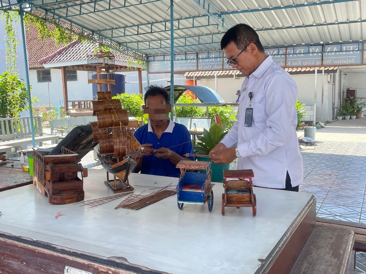 Miniatur Seni Bernilai Tinggi dari Warga Binaan Rutan Pekalongan