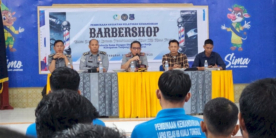 Lapas Kuala Tungkal gelar pelatihan barbershop bagi Warga Binaan, hasil kolaborasi dengan Disnaker Tanjab Barat untuk bekali keterampilan kerja. (Dok: Humas Lapas Kuala Tungkal)
