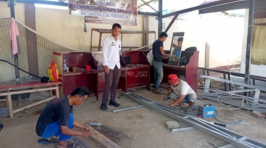 Lapas Kelas IIB Tolitoli terus tingkatkan kualitas pembinaan kemandirian Warga Binaan melalui pengawasan langsung di bidang hortikultura dan bengkel las. (Dok: Humas Lapas Tolitoli)