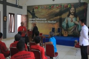 Lapas Pemuda Madiun kerja sama dengan Gereja Katolik Paroki Santo Cornelius dan Mater Dei gelar pelatihan rohani bagi warga binaan Katolik dan Kristen, Rabu (3/9). (Dok: Humas Lapas Pemuda Madiun)