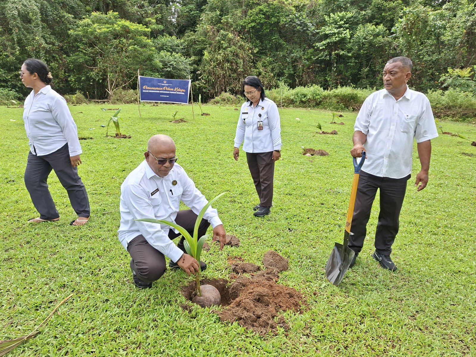 Lapas Saparua ikuti peresmian ketahanan pangan Nusakambangan dan penanaman pohon kelapa serentak secara virtual bersama Menkumham, Selasa (09/09). (Dok: Humas Lapas Saparua)
