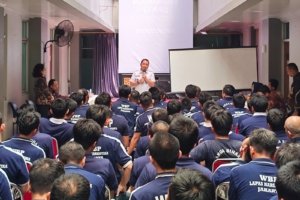 70 warga binaan Lapas Narkotika Jakarta ikuti penyuluhan HAM hasil kolaborasi dengan Kanwil Kemenkumham DKI. (Dok: Humas Lapas Narkotika Jakarta)
