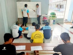 Lapas Kelas IIB Tolitoli kembali melaksanakan program pemberantasan buta huruf bagi Warga Binaan, Rabu (10/9). (Dok: Web Ditjenpas)
