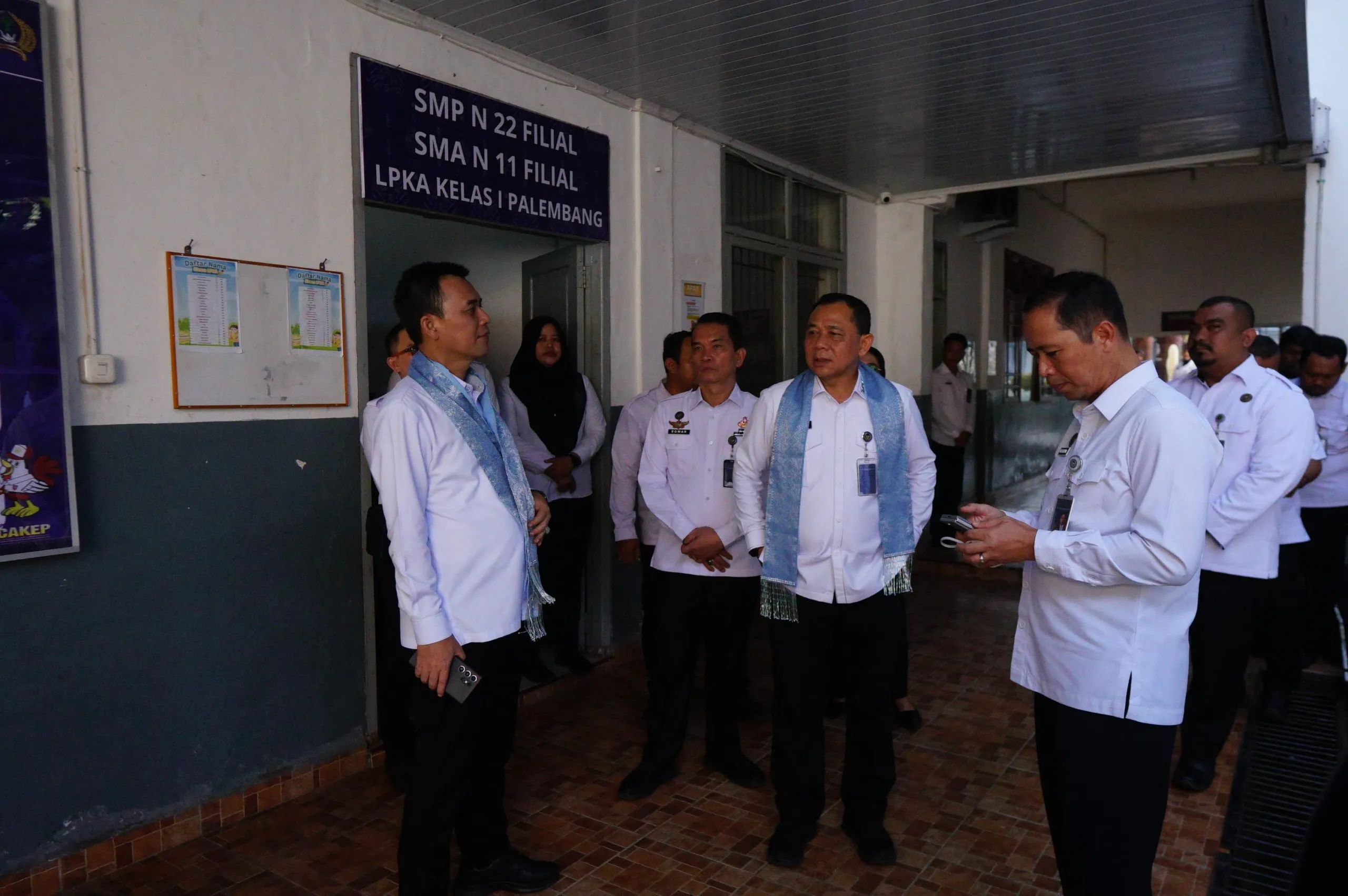 Staf Ahli Menteri Kemenimipas kunjungi LPKA Palembang untuk tinjau Program Sekolah Filial unggulan anak binaan. (Dok: Humas LPKA Palembang)