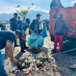 Lapas Kelas IIB Tolitoli ikut Aksi Clean Up dan Adopsi Pohon dalam RRI Fest 2025 di Pantai Gaukan dan Pemancar RRI, Kamis (4/9). (Dok: Web Ditjenpas)
