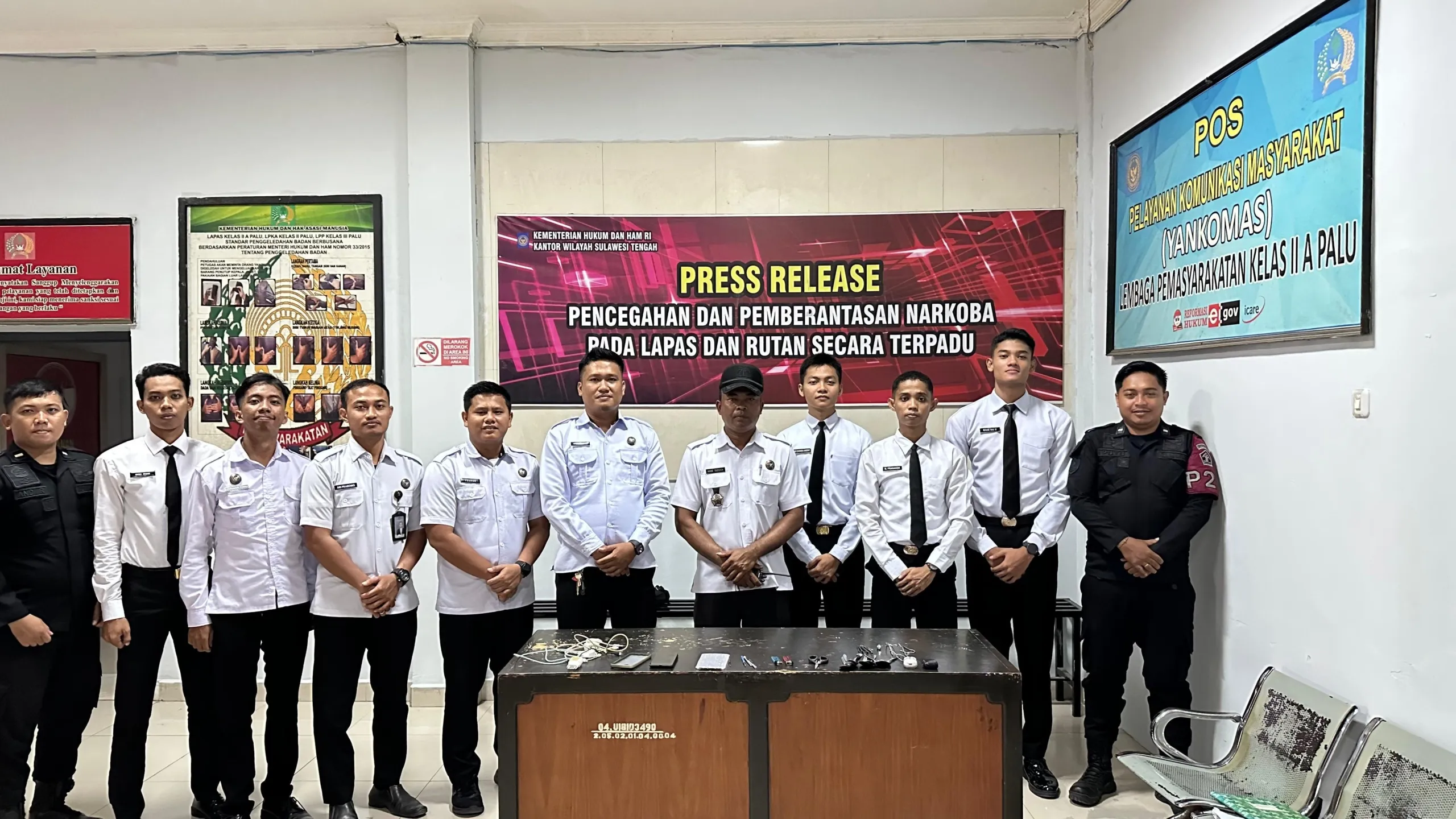 Lapas Kelas IIA Palu melaksanakan penggeledahan rutin dan pengarahan untuk Warga Binaan, guna menjaga keamanan. (Dok: Humas Lapas Palu)
