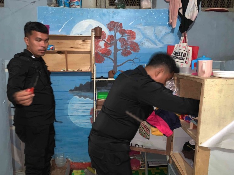 Lapas Kelas III Saumlaki gelar razia dan penggeledahan kamar hunian warga binaan, Sabtu (06/09), untuk menjaga keamanan dan ketertiban. (Dok: Humas Lapas Saumlaki)