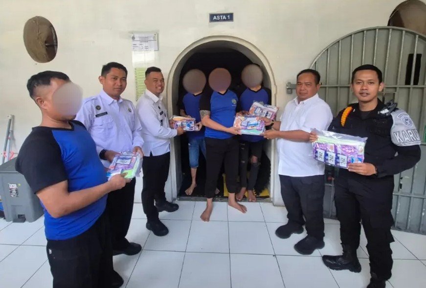 Rutan Garut Distribusikan Alat Mandi untuk Warga Binaan