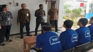 Lapas Kelas IIB Batang gelar tes urine bagi petugas dan warga binaan sebagai wujud komitmen Lapas Bersinar dan deteksi dini halinar, Jumat (19/9). (Dok: Humas Lapas Batang)