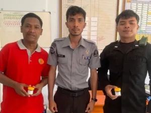 Lapas Kelas IIB Tual gelar tes urine petugas dan warga binaan sebagai upaya deteksi dini penyalahgunaan narkoba, Senin (22/9). (Dok: Humas Lapas Tual)