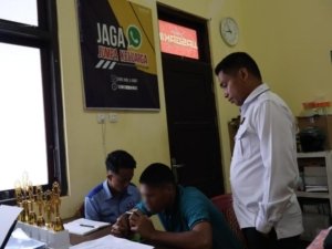 LPKA Ambon hadirkan layanan video call gratis bagi anak binaan untuk berkomunikasi dengan orang tua, diawasi staf Wasgakin sebagai inovasi pengganti Wartelsuspas. (Dok: Humas LPKA Ambon)