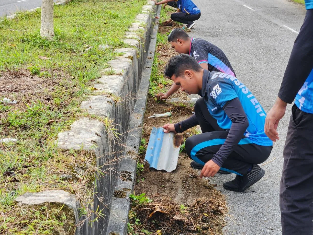 Lapas Tual ikuti World Cleanup Day, gerakan global ajak masyarakat bersihkan bumi, termasuk di Indonesia, Sabtu (20/9). (Dok: Humas Lapas Tual)