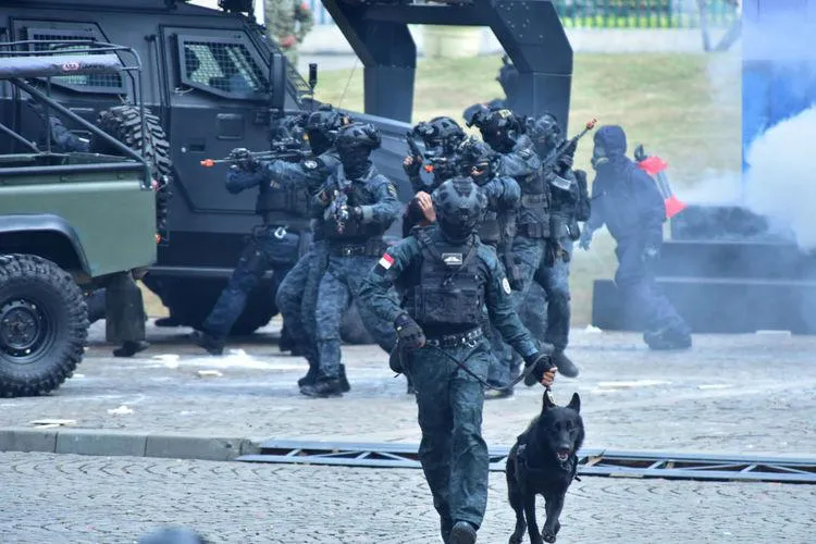Gladi defile pasukan dan alutsista untuk HUT ke-80 RI di Monumen Nasional (Monas), Jakarta Pusat, Minggu (5/10/2025). (Dok: TNI AD)