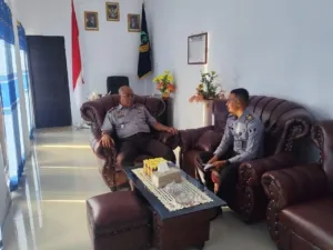 Kalapas Saparua Sambut Kaur TU Baru, Tekankan Sinergi dan Transparansi dalam Tata Kelola Lapas