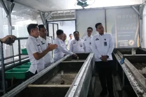 Lapas Cibinong menerima kunjungan kerja dari jajaran Rutan Depok dalam rangka menggali praktik baik dari pelaksanaan Program Dapur Sehat dan Inovasi Pengelolaan Limbah Organik, Rabu (8/10/2025). (Dok: Humas Lapas Cibinong)