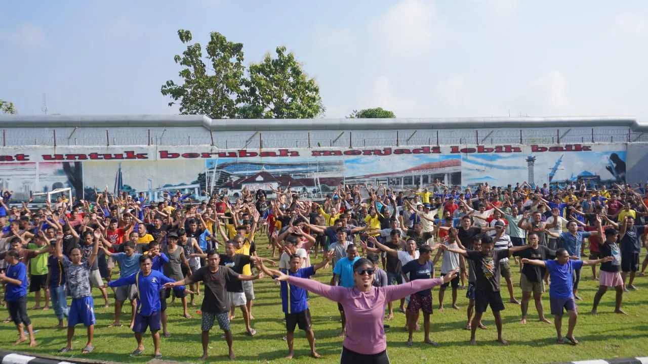 Warga Binaan Antusias Ikuti Senam Rutin di Lapas Kelas IIA Purwokerto