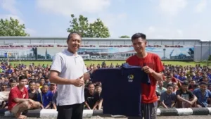 Pembagian Seragam Warga Binaan, Langkah Nyata Lapas Kelas IIA Purwokerto Tegakkan Disiplin dan Kebersamaan