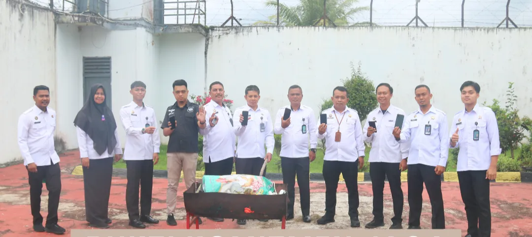 Lapas Tanjungpinang Musnahkan Barang Bukti Hasil Razia, Komitmen Wujudkan Lapas Bersih dan Kondusif