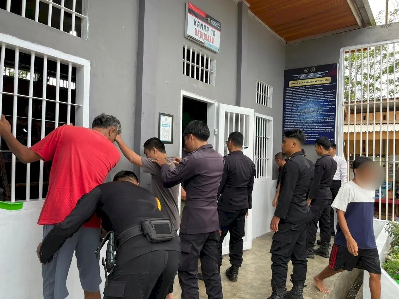 Lapas Dharmasraya Gelar Razia Rutin, Jaga Kamtib Lapas