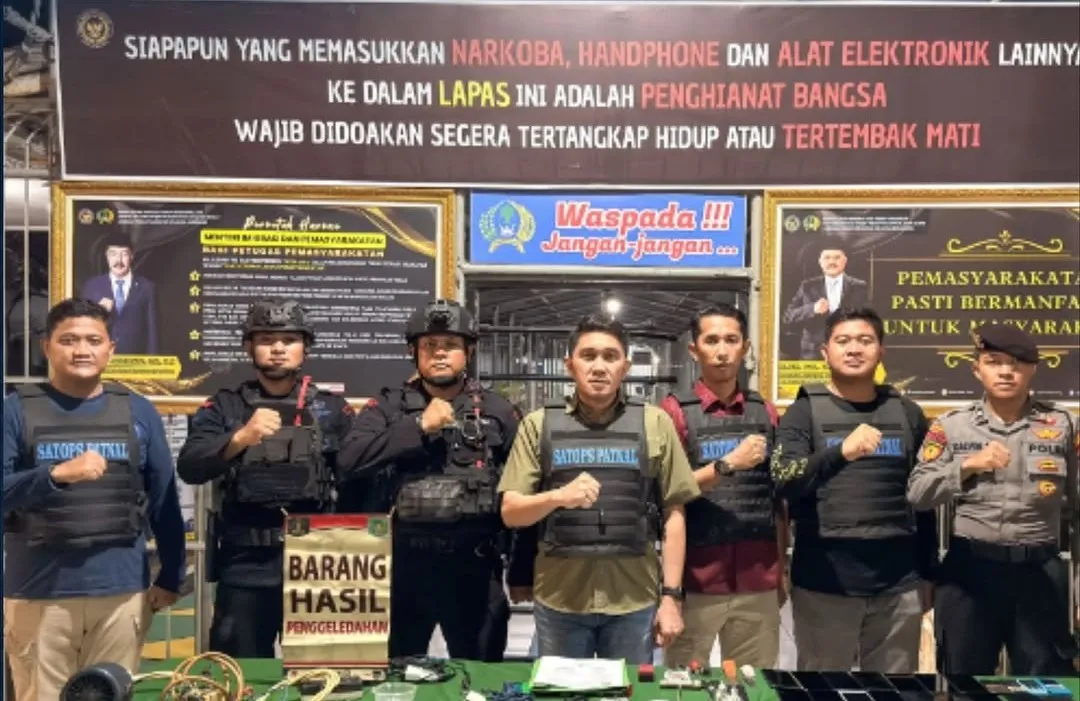 Lapas Karawang Gelar Sidak Malam, Puluhan HP Disita