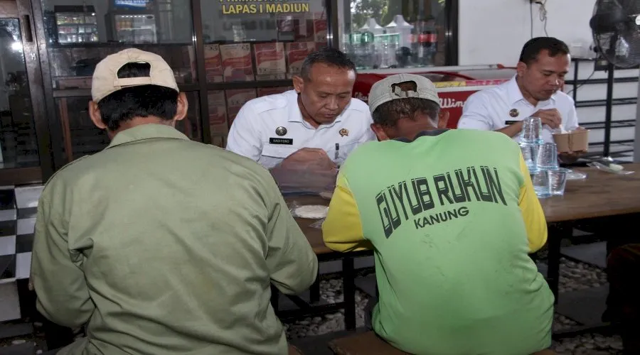 Lapas Madiun Adakan Makan Bareng & Resmikan Musala Baru