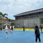 Pegawai Rumah Tahanan Negara (Rutan) Kelas IIB Bengkulu menggelar kegiatan olahraga bersama dengan narapidana, Jumat (3/10). (Dok: Humas Rutan Bengkulu)