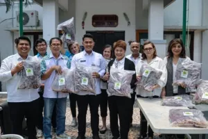 Panen Bayam Merah Lapas Cibinong Dibeli Yayasan YAKINLAH