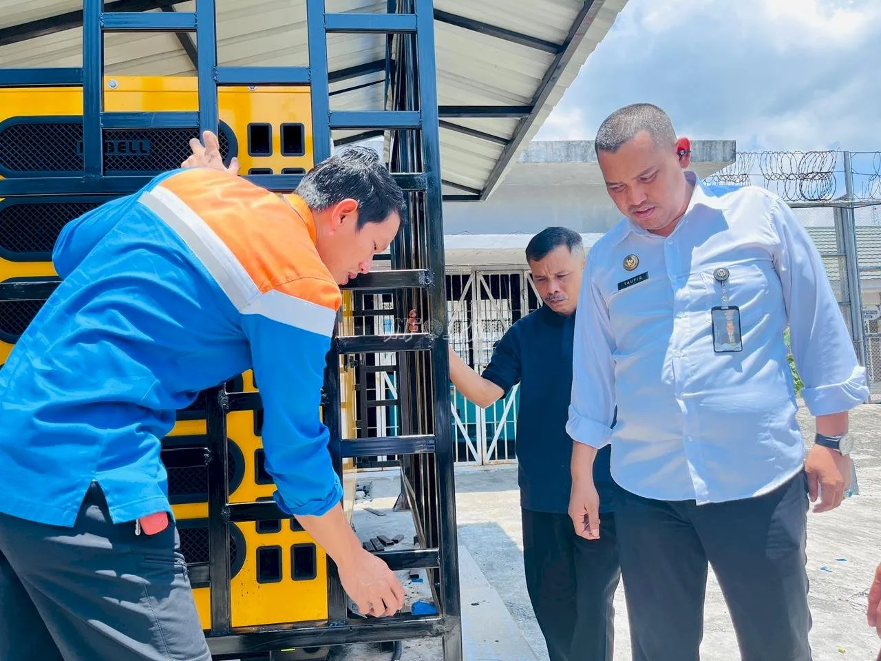 Lapas Kelas IIB Luwuk bersama Disnakertrans Banggai berhasil membina warga binaan dengan pelatihan pengelasan bersertifikat. (Dok: Humas Lapas Luwuk)