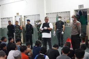 Rutan Kelas I Cipinang melaksanakan penggeledahan gabungan bersama Aparat Penegak Hukum (APH), Jumat (10/10) malam. (Dok: Humas Rutan Cipinang)