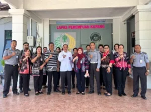Studi tiru Zona Integritas yang di laksanakan oleh Tim Lembaga Pemasyarakatan (Lapas) Kelas IIA Waingapu memasuki hari ketiga dengan agenda kunjungan ke Lapas Perempuan Kelas IIB Kupang, Kamis (2/10). (Dok: Humas Lapas Wangiapu)