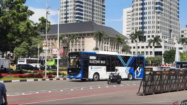 Rayakan HUT ke-80 TNI dengan tarif spesial Rp80 untuk semua layanan Transjakarta, MRT Jakarta, dan LRT Jakarta. (Dok: Istimewa)